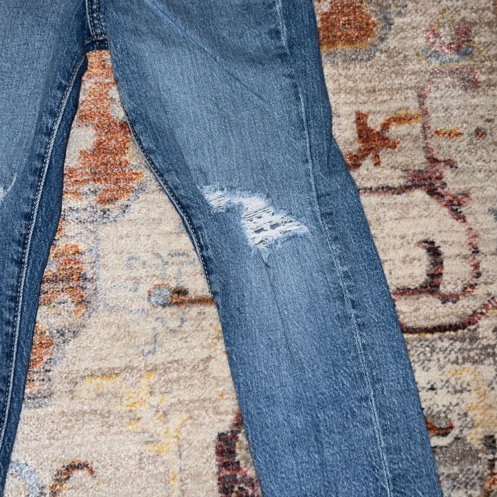 Art Class Distressed Jeans  - Picture 3 of 9